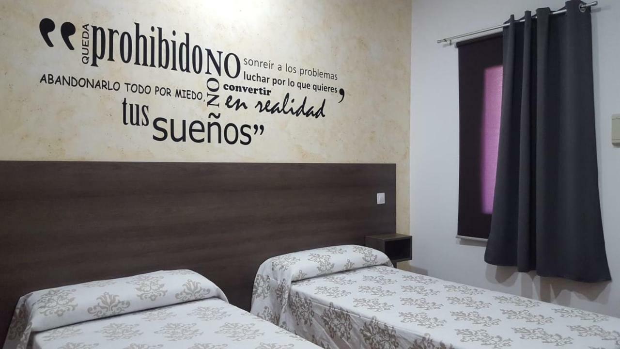Guest house - Parking Almagro